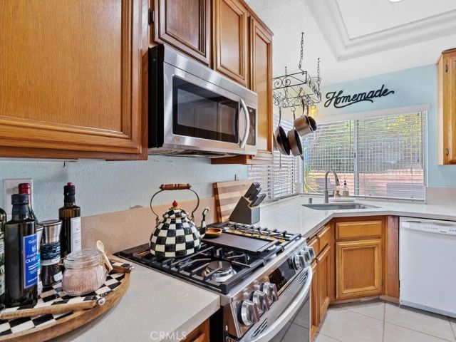 39815 Highbury Drive, Murrieta, CA 92563