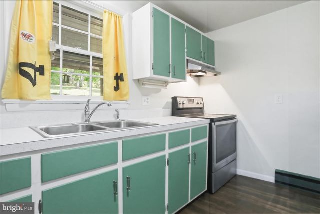 592 WILLINGHAM RD, Charles Town, WV 25414
