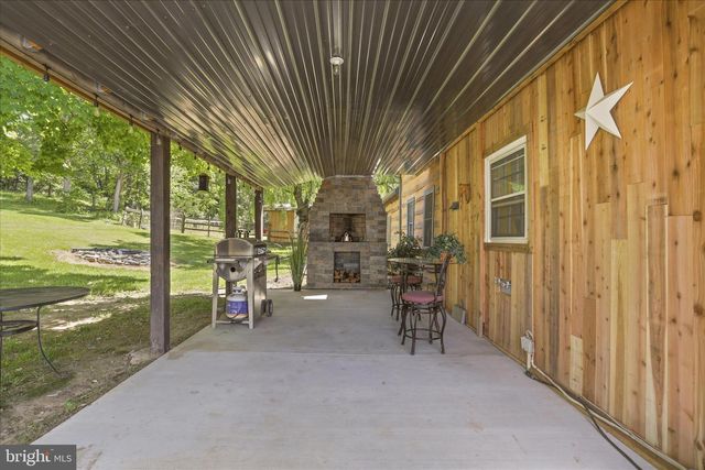 592 WILLINGHAM RD, Charles Town, WV 25414