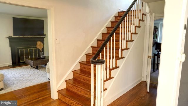 1 DEVELON RD, Elkins Park, PA 19027
