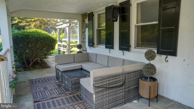 1 DEVELON RD, Elkins Park, PA 19027