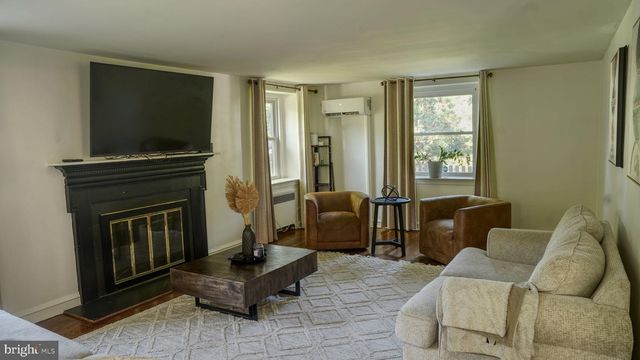 1 DEVELON RD, Elkins Park, PA 19027