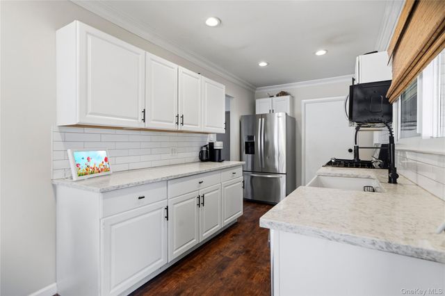 162 Carlls Path, Deer Park, NY 11729
