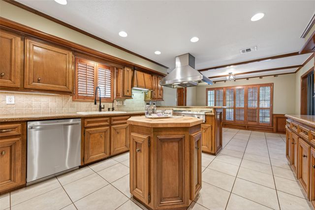 11410 Rothglen Street, Houston, TX 77070