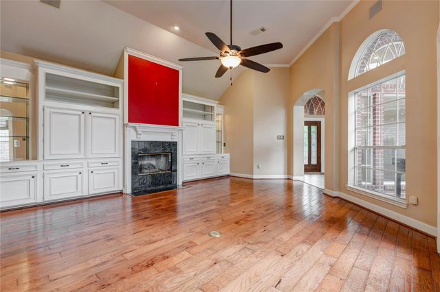 6909 Tournament Drive, Houston, TX 77069