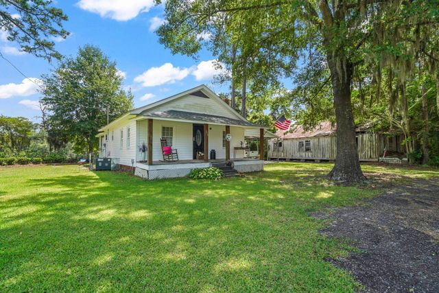 150 Waccamaw Bend Rd., Conway, SC 29527