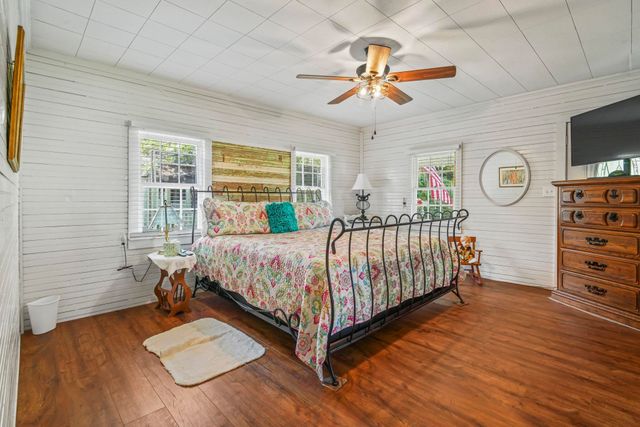 150 Waccamaw Bend Rd., Conway, SC 29527