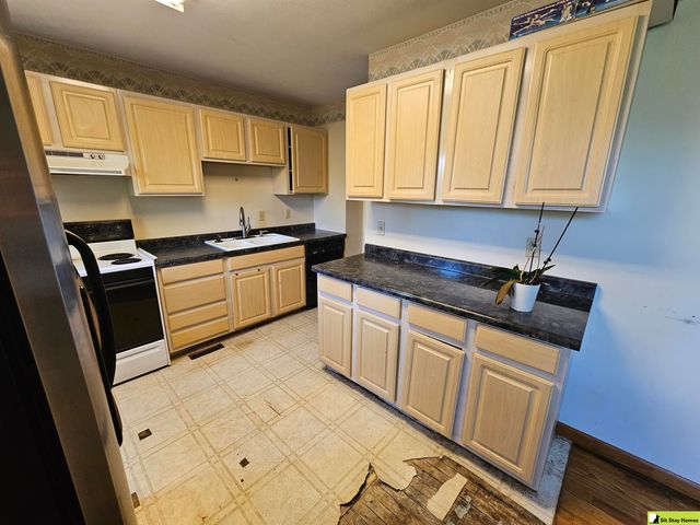6421 Ogden Street, Omaha, NE 68104