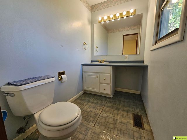 6421 Ogden Street, Omaha, NE 68104