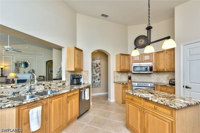 3296 Twilight LN 6202, Naples, FL 34109