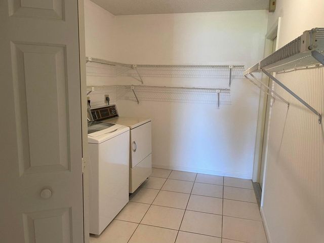 420 Ashwood Place, Boca Raton, FL 33431