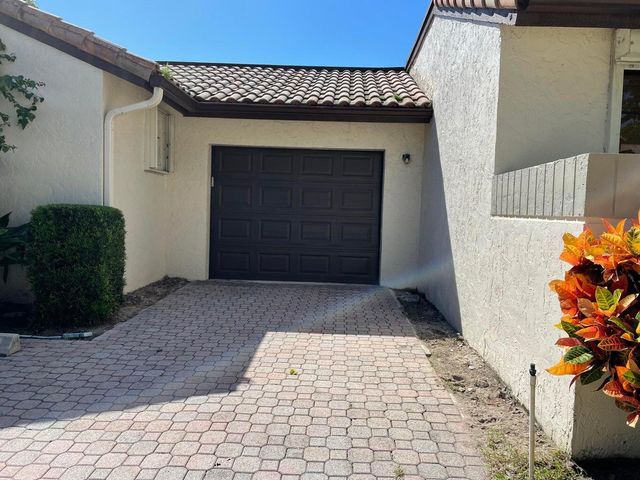 420 Ashwood Place, Boca Raton, FL 33431