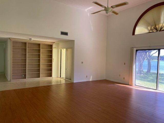 420 Ashwood Place, Boca Raton, FL 33431