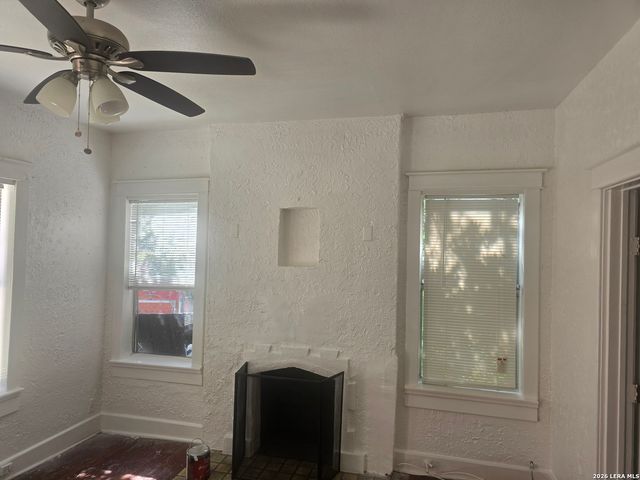 1945 W HUISACHE AVE, San Antonio, TX 78201