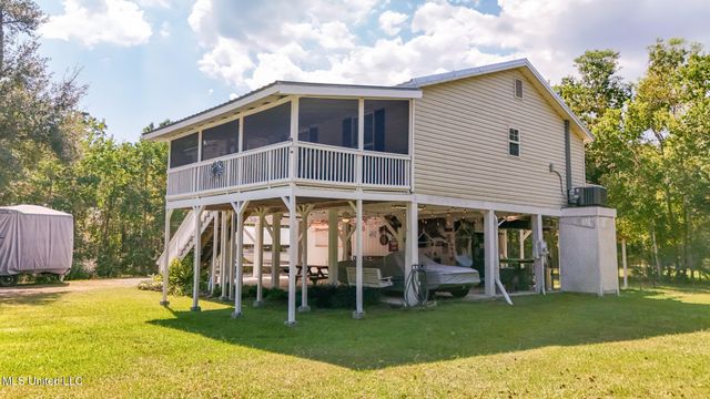 11013 Gull Street, Bay Saint Louis, MS 39520