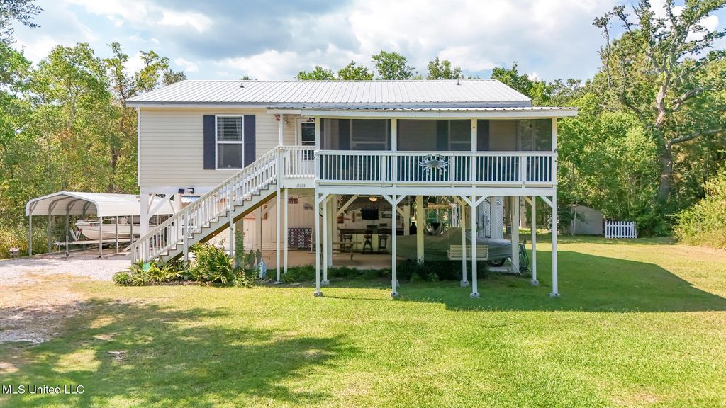 11013 Gull Street, Bay Saint Louis, MS 39520