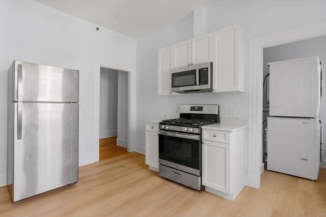 173 Davis St 3, Brookline, MA 02445