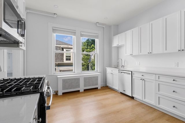 173 Davis St 3, Brookline, MA 02445
