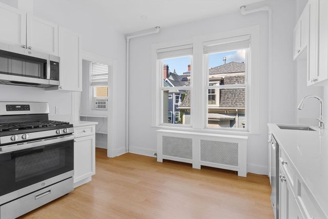 173 Davis St 3, Brookline, MA 02445
