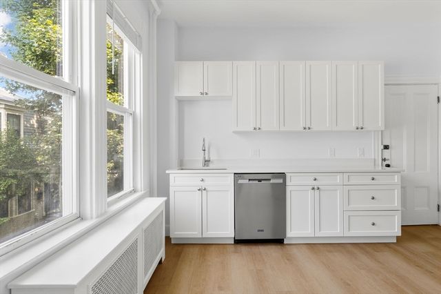 173 Davis St 3, Brookline, MA 02445