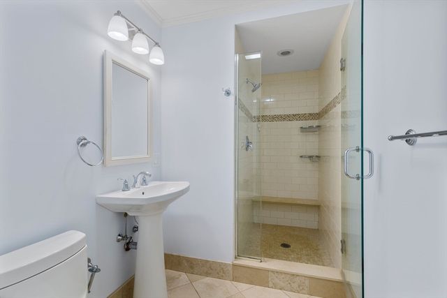 173 Davis St 3, Brookline, MA 02445