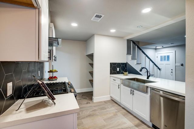 5001 Cottonwood CIR A, Austin, TX 78723