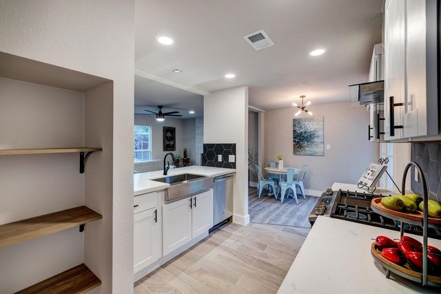 5001 Cottonwood CIR A, Austin, TX 78723