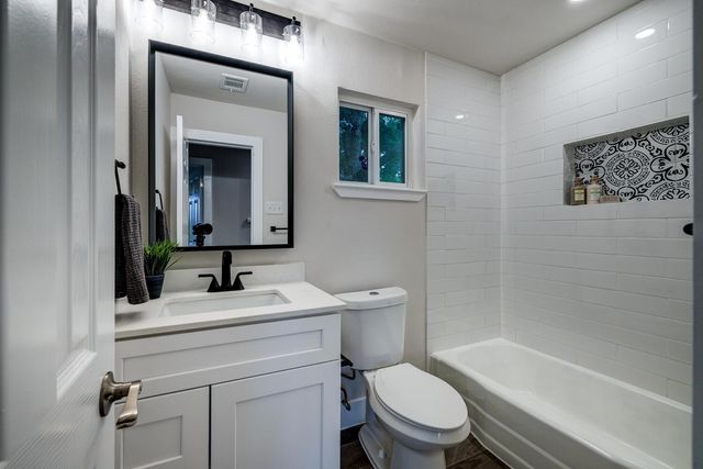 5001 Cottonwood CIR A, Austin, TX 78723