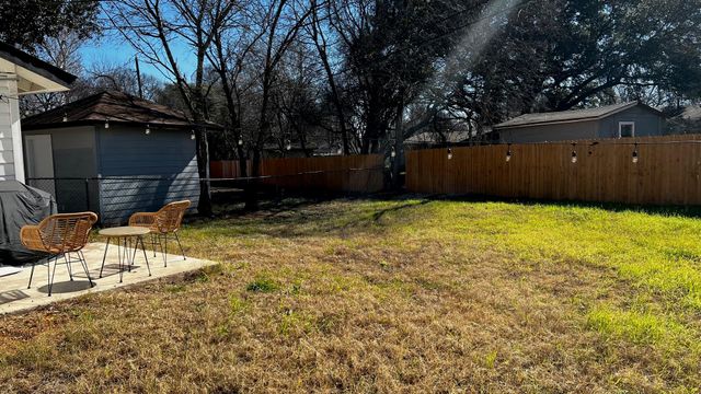5001 Cottonwood CIR A, Austin, TX 78723