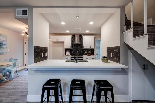 5001 Cottonwood CIR A, Austin, TX 78723