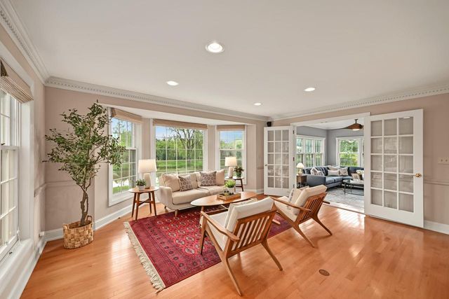 10818 N Norway DRIVE, Mequon, WI 53092