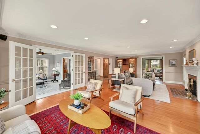 10818 N Norway DRIVE, Mequon, WI 53092