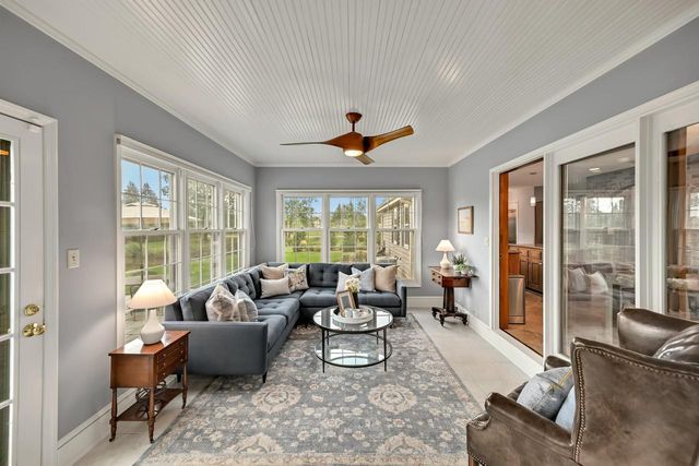 10818 N Norway DRIVE, Mequon, WI 53092