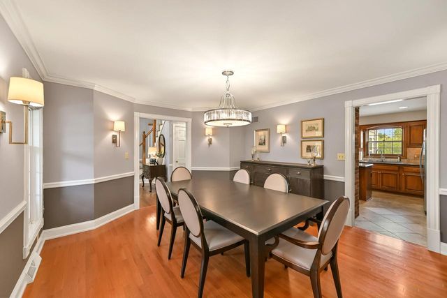 10818 N Norway DRIVE, Mequon, WI 53092