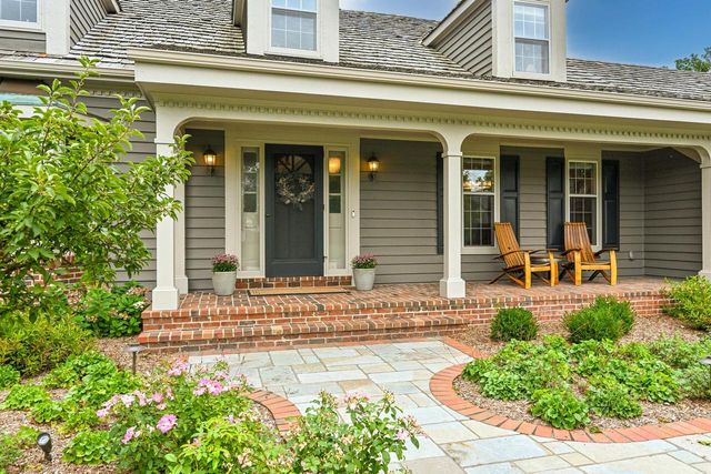 10818 N Norway DRIVE, Mequon, WI 53092