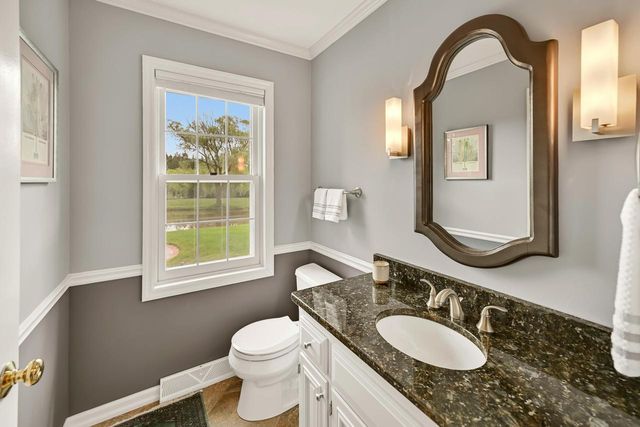 10818 N Norway DRIVE, Mequon, WI 53092