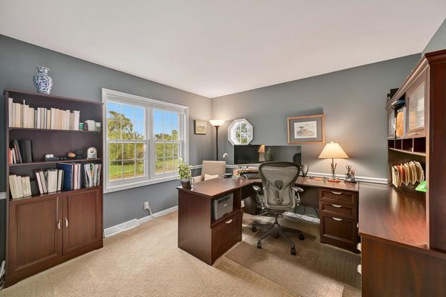 10818 N Norway DRIVE, Mequon, WI 53092
