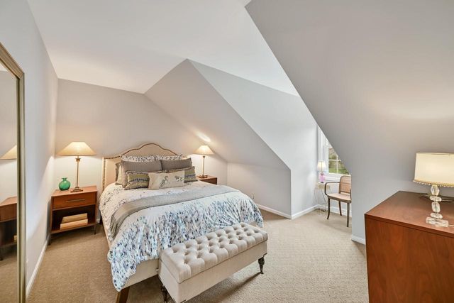 10818 N Norway DRIVE, Mequon, WI 53092