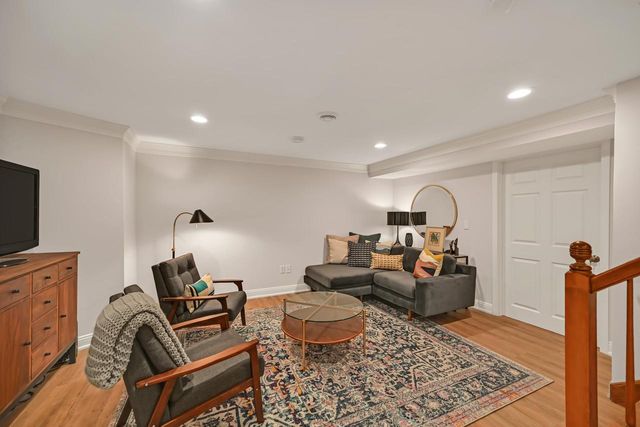 10818 N Norway DRIVE, Mequon, WI 53092