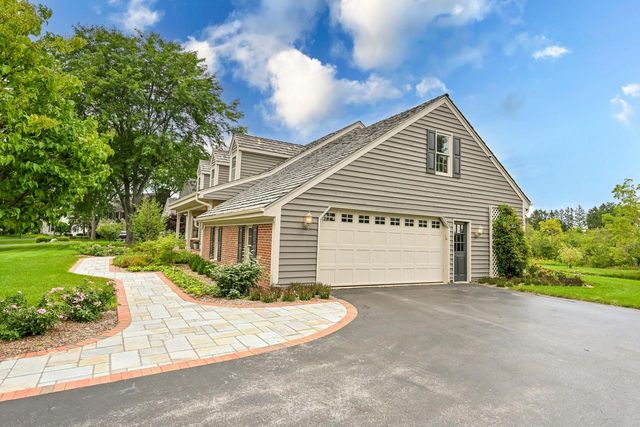 10818 N Norway DRIVE, Mequon, WI 53092