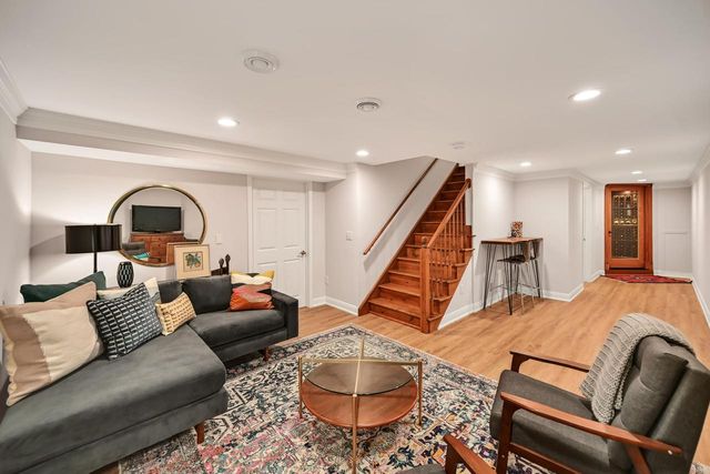 10818 N Norway DRIVE, Mequon, WI 53092