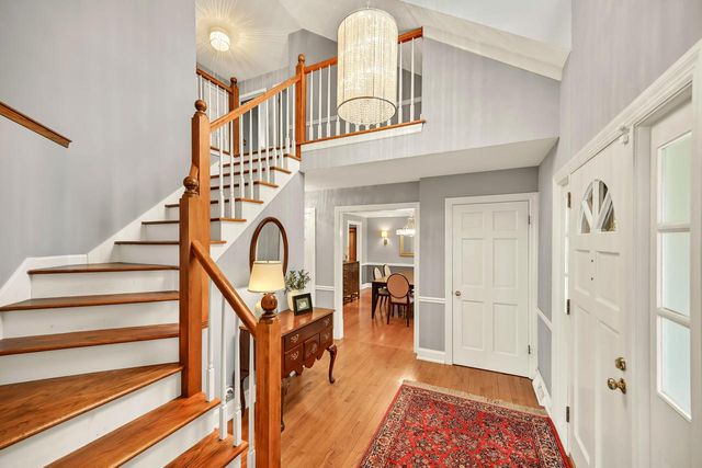 10818 N Norway DRIVE, Mequon, WI 53092