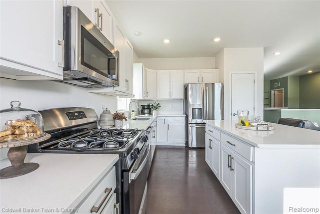 8126 Carston Lane, Brighton, MI 48116