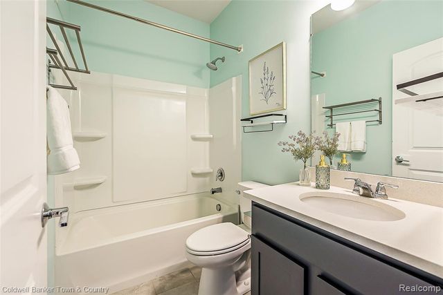 8126 Carston Lane, Brighton, MI 48116