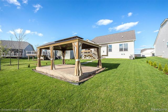8126 Carston Lane, Brighton, MI 48116