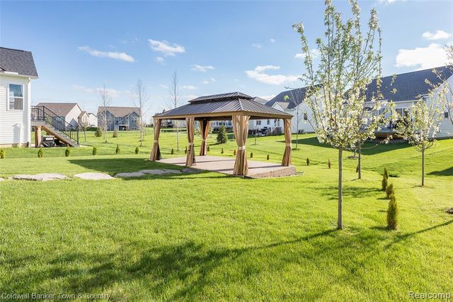 8126 Carston Lane, Brighton, MI 48116