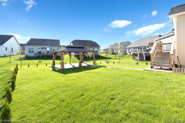 8126 Carston Lane, Brighton, MI 48116