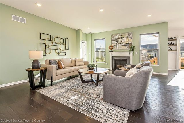 8126 Carston Lane, Brighton, MI 48116