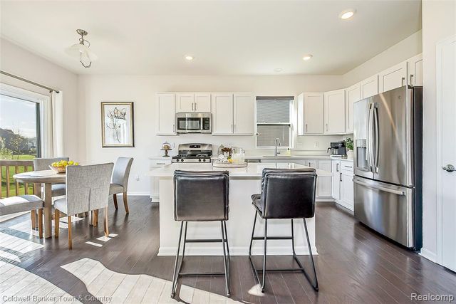 8126 Carston Lane, Brighton, MI 48116