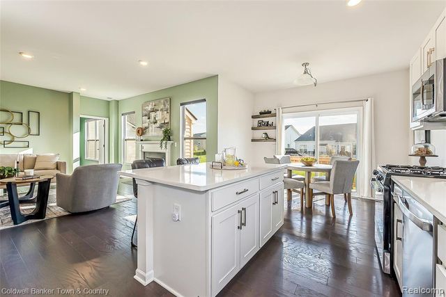 8126 Carston Lane, Brighton, MI 48116